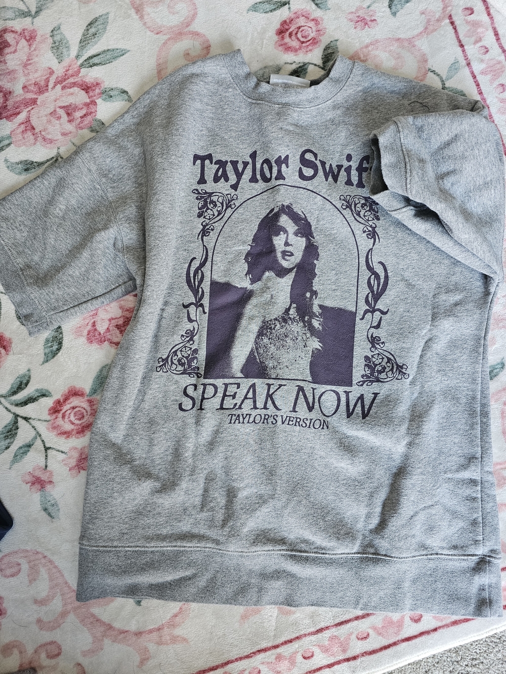 Taylor Swift 'Speak Now' Gray Graphic Women’s Sweatshirt Top